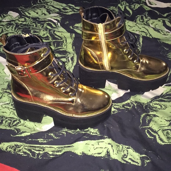 Dollskill Shoes - FRICKIN KILLER!😍gold chrome Dollskill boots! Sz 7